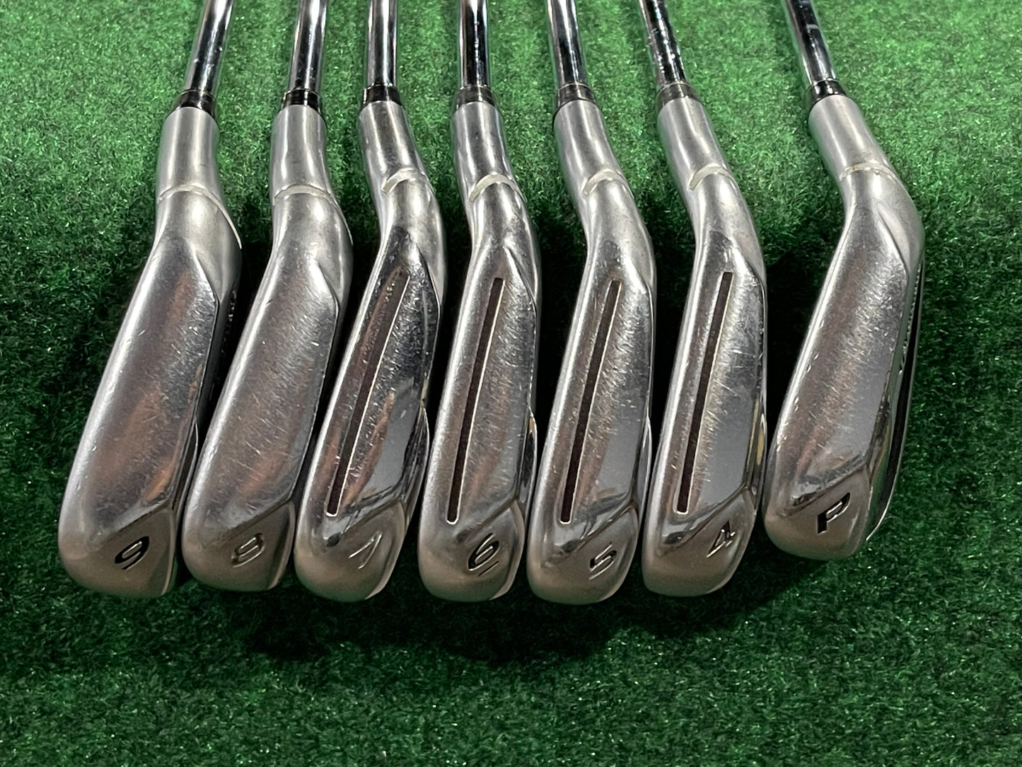 RH Taylormade Rbladez golf irons stiff