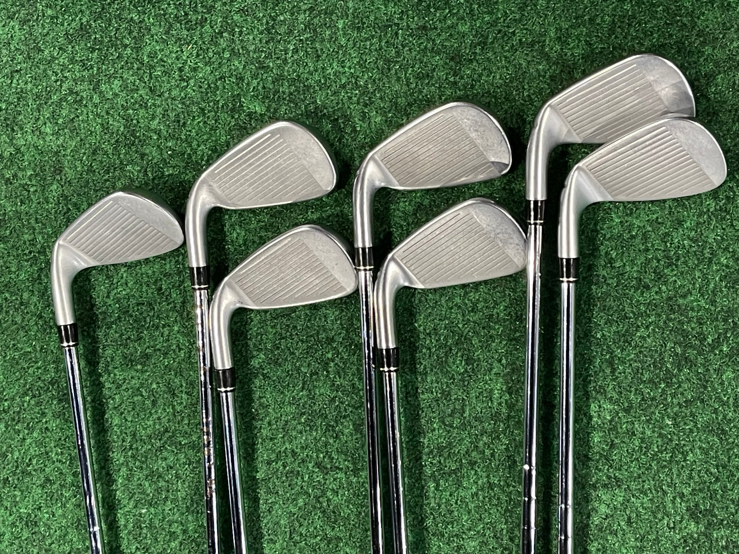 RH Taylormade Rbladez golf irons stiff