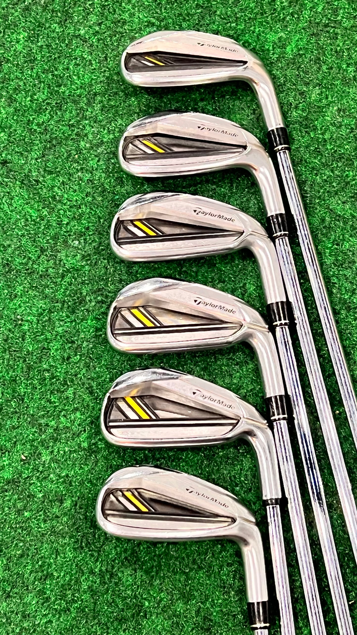 Used RH TaylorMade RocketBladez Iron Set 5-P - Regular Flex Steel shaft